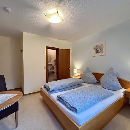 Gasthuis Gaestehaus Im Oberdorf Erden
